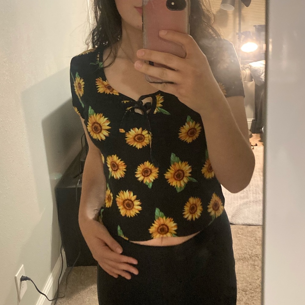 Rue21 floral crop top, size large